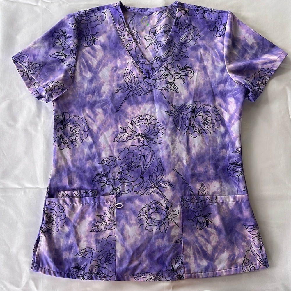Women’s size small scrub top
